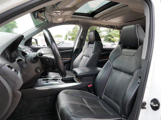 Photo of 2017 White Diamond Pearl Acura MDX