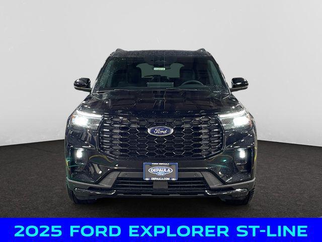 Photo of 2025 Black Ford Explorer