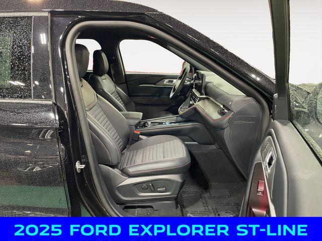 Photo of 2025 Black Ford Explorer