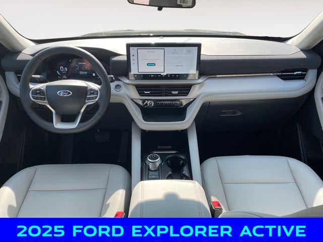 Photo of 2025 Black Ford Explorer