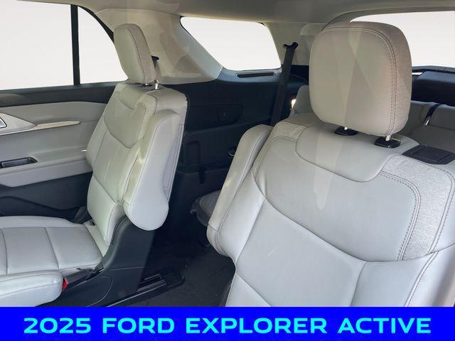 Photo of 2025 Black Ford Explorer