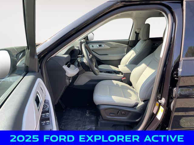 Photo of 2025 Black Ford Explorer