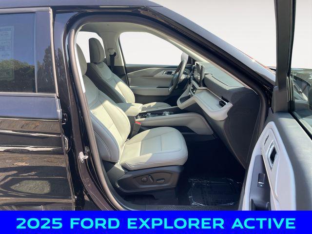 Photo of 2025 Black Ford Explorer