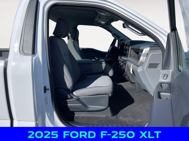 Photo of 2025 Oxford White Ford F-250