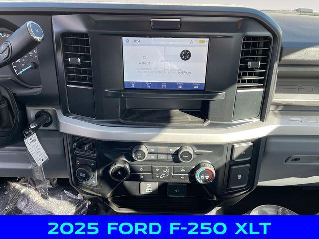 Photo of 2025 Oxford White Ford F-250