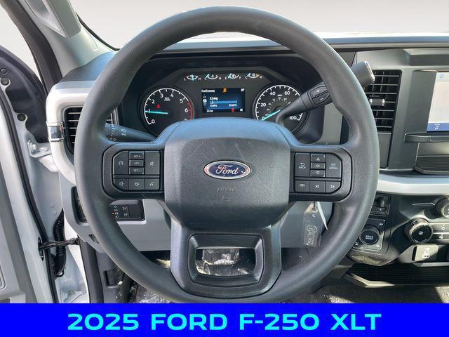 Photo of 2025 Oxford White Ford F-250