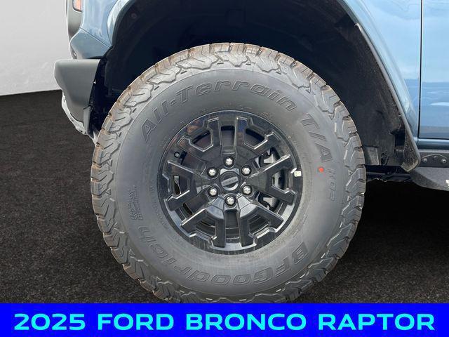 Photo of 2025 Azure Blue Ford Bronco