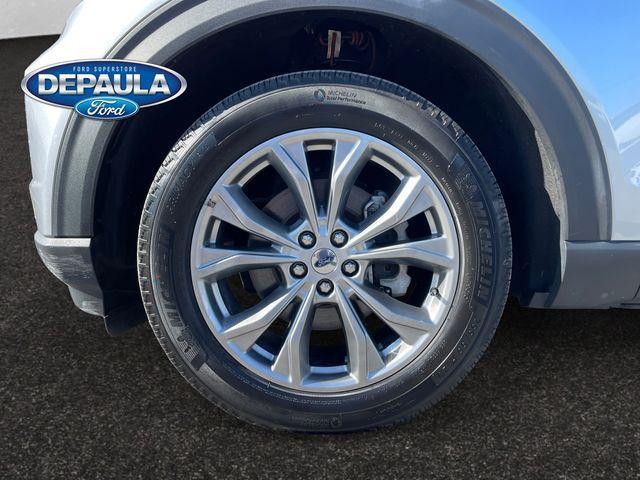 Photo of 2022 Iconic Silver Metallic Ford Explorer