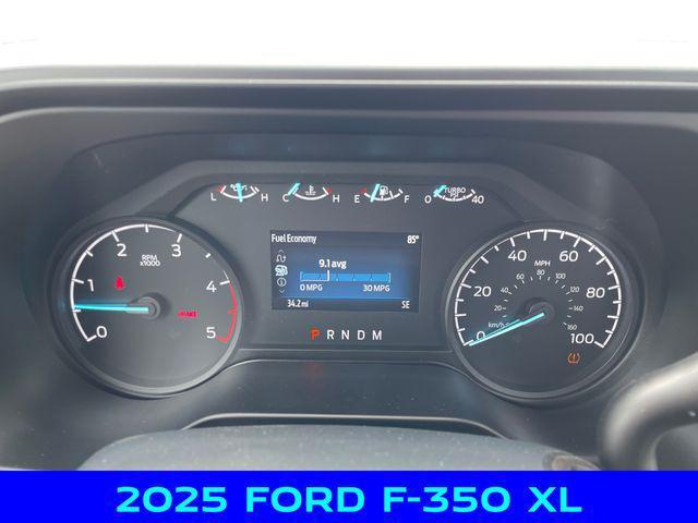 Photo of 2025 Oxford White Ford F-350