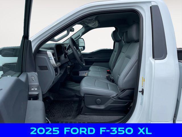 Photo of 2025 Oxford White Ford F-350