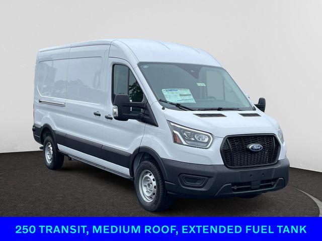 Photo of 2025 Oxford White Ford Transit-250