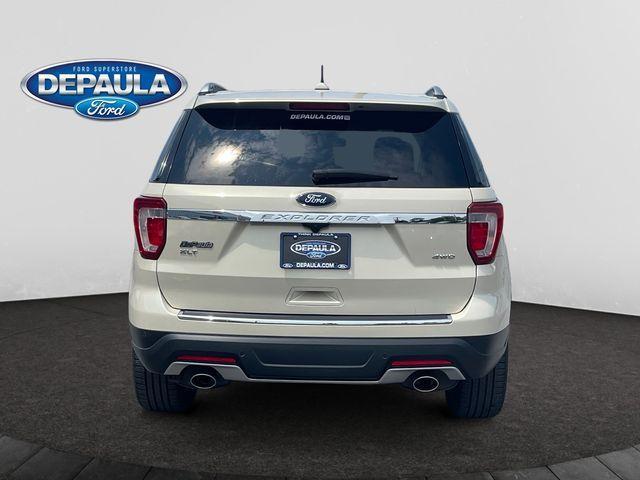 Photo of 2018 Platinum Dune Metallic Ford Explorer