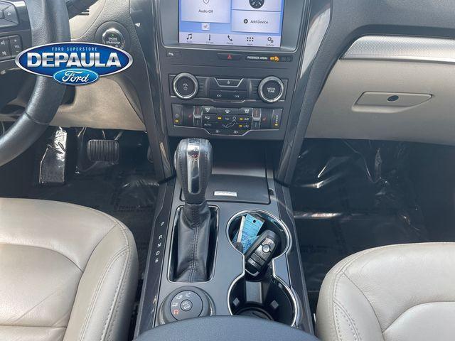 Photo of 2018 Platinum Dune Metallic Ford Explorer