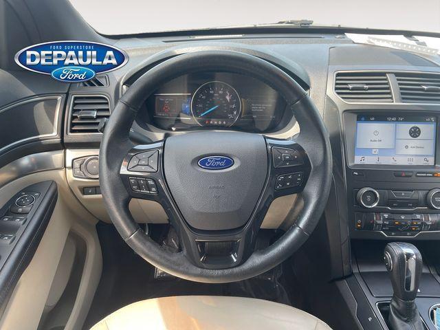 Photo of 2018 Platinum Dune Metallic Ford Explorer