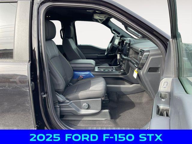Photo of 2025 Black Metallic Ford F-150