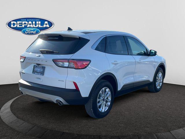 Photo of 2021 Oxford White Ford Escape
