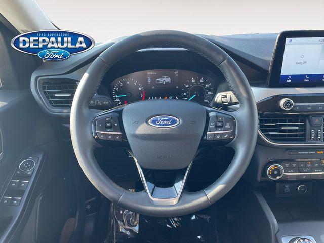 Photo of 2021 Oxford White Ford Escape