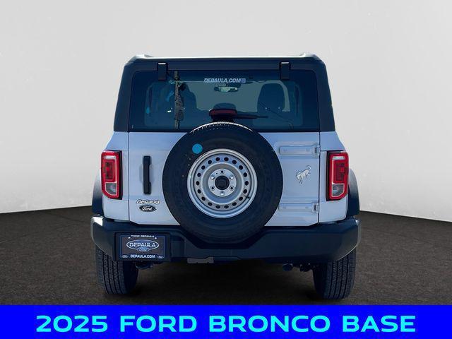 Photo of 2025 Oxford White Ford Bronco