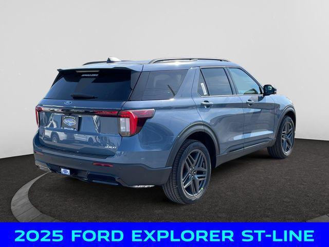Photo of 2025 Blue Ford Explorer