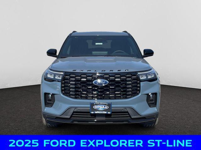 Photo of 2025 Blue Ford Explorer
