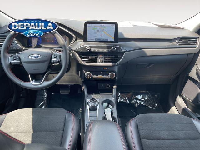 Photo of 2022 Agate Black Metallic Ford Escape