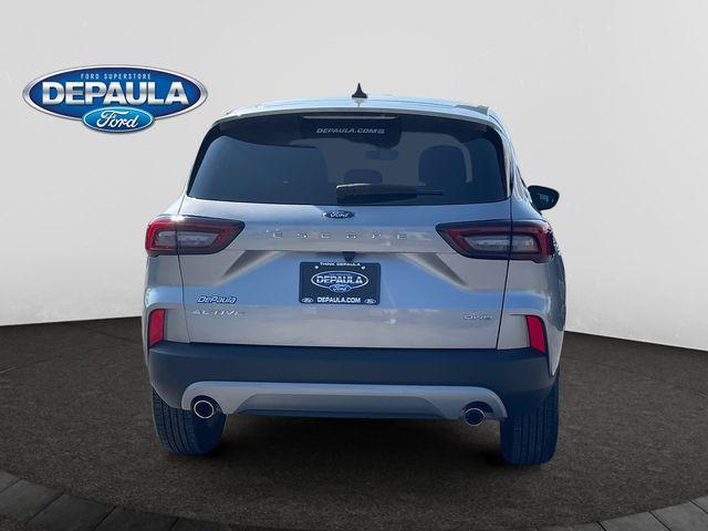 Photo of 2023 Iconic Silver Metallic Ford Escape