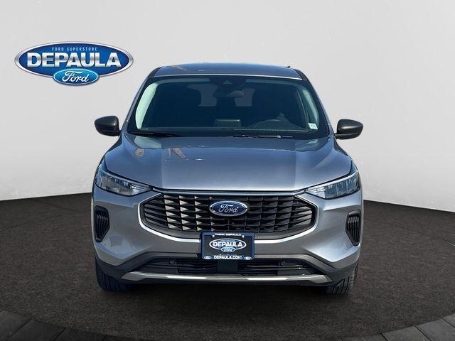 Photo of 2023 Iconic Silver Metallic Ford Escape