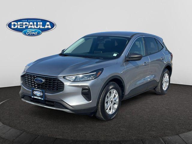 Photo of 2023 Iconic Silver Metallic Ford Escape