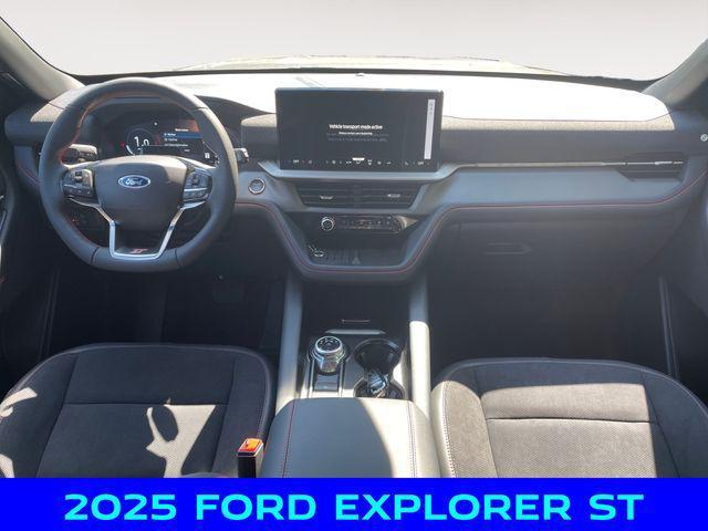 Photo of 2025 Gray Ford Explorer