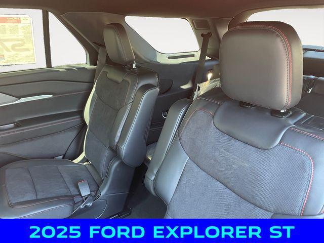 Photo of 2025 Gray Ford Explorer