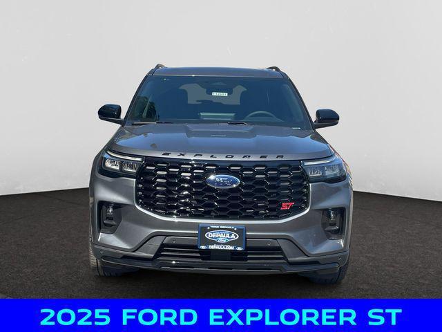 Photo of 2025 Gray Ford Explorer