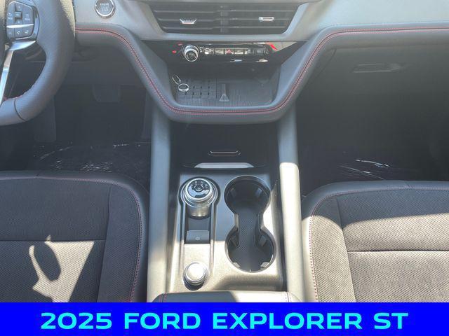 Photo of 2025 Gray Ford Explorer
