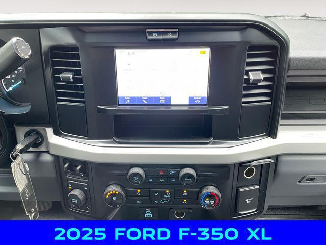 Photo of 2025 Oxford White Ford F-350