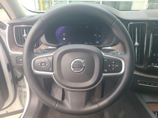 Photo of 2022 White Volvo XC60