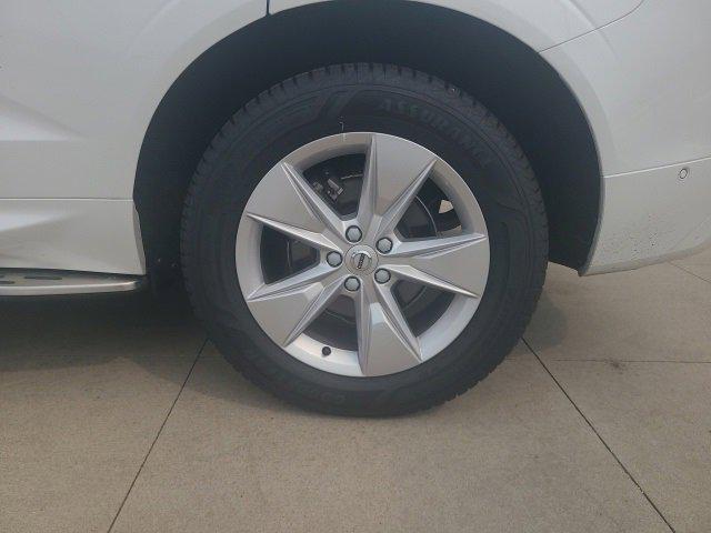 Photo of 2022 White Volvo XC60