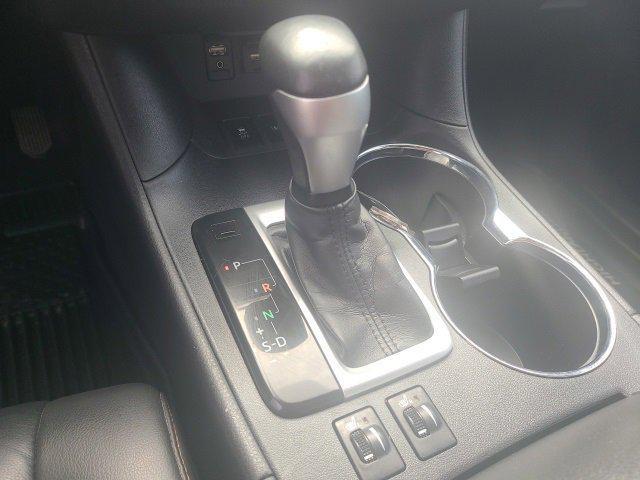 Photo of 2019 Midnight Black Metallic Toyota Highlander