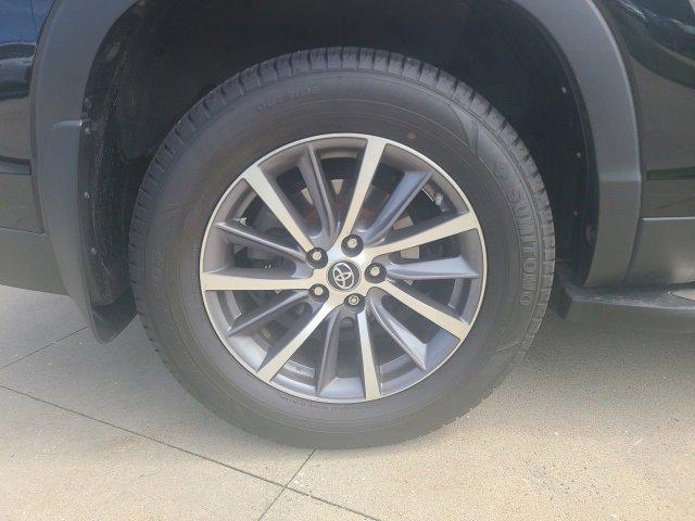 Photo of 2019 Midnight Black Metallic Toyota Highlander