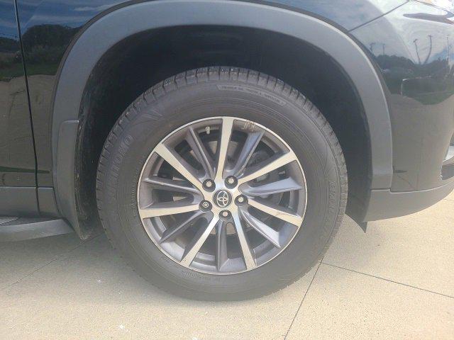 Photo of 2019 Midnight Black Metallic Toyota Highlander