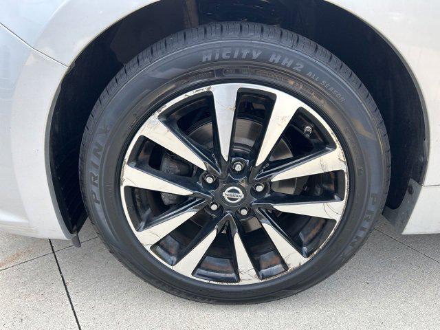 Photo of 2018 Brilliant Silver Nissan Altima