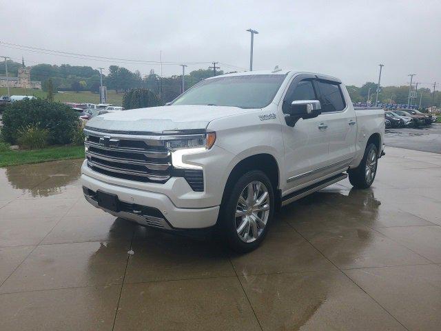 Photo of 2023 Iridescent Pearl Tricoat Chevrolet Silverado 1500