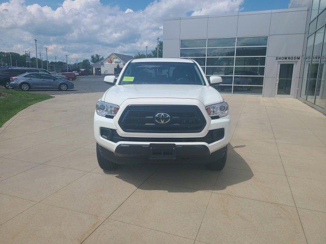 Photo of 2022 White Toyota Tacoma