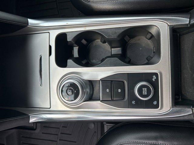 Photo of 2020 White Ford Explorer