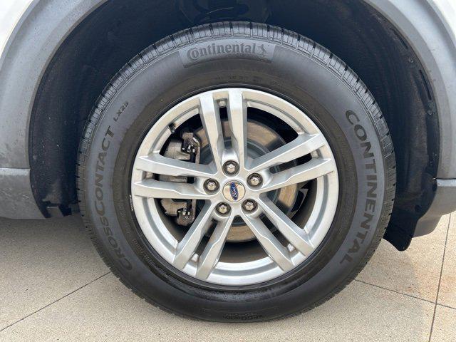 Photo of 2020 White Ford Explorer