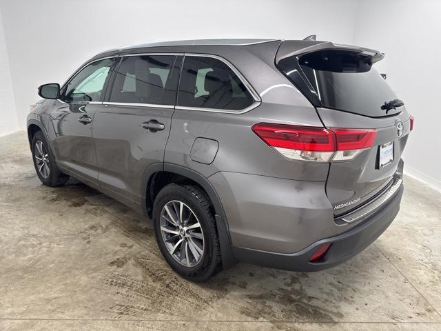 Photo of 2018 Predawn Gray Mica Toyota Highlander