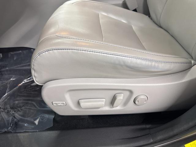 Photo of 2018 Predawn Gray Mica Toyota Highlander