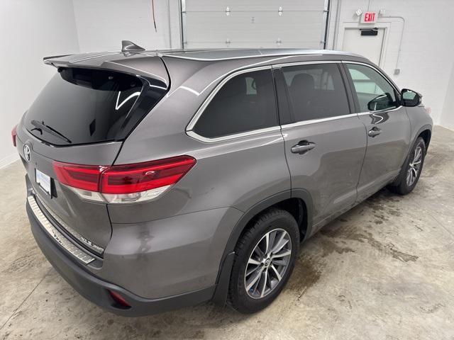 Photo of 2018 Predawn Gray Mica Toyota Highlander
