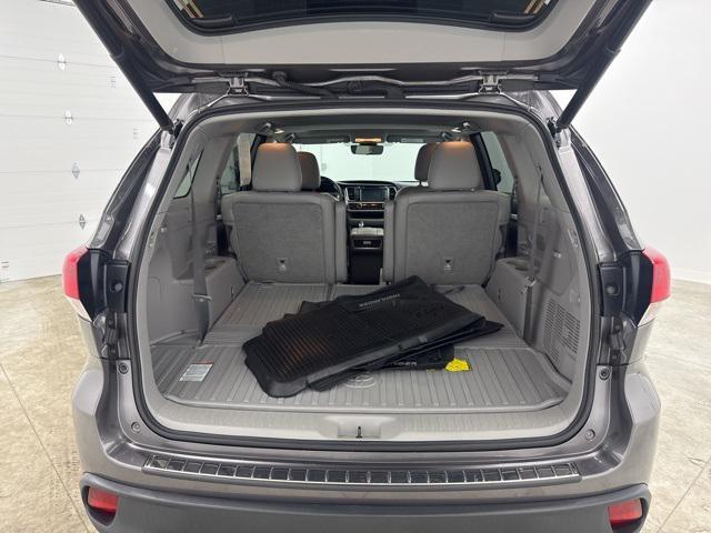 Photo of 2018 Predawn Gray Mica Toyota Highlander