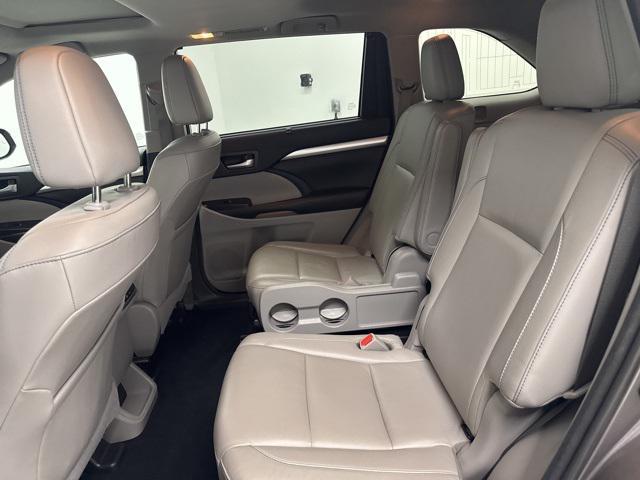 Photo of 2018 Predawn Gray Mica Toyota Highlander