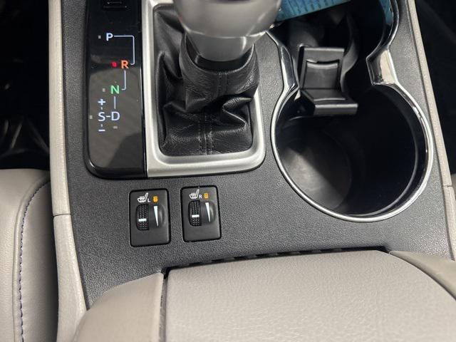 Photo of 2018 Predawn Gray Mica Toyota Highlander