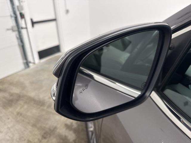 Photo of 2018 Predawn Gray Mica Toyota Highlander